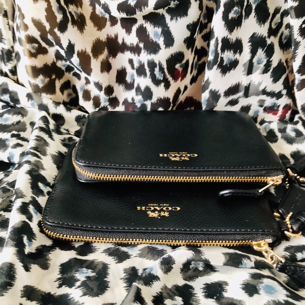 🎉HOST PICK🎉Coach Wristlet - Picture 11 of 14